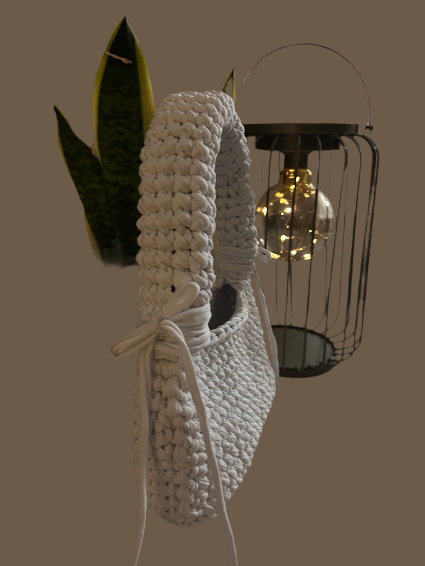 Shoulder bag with bows