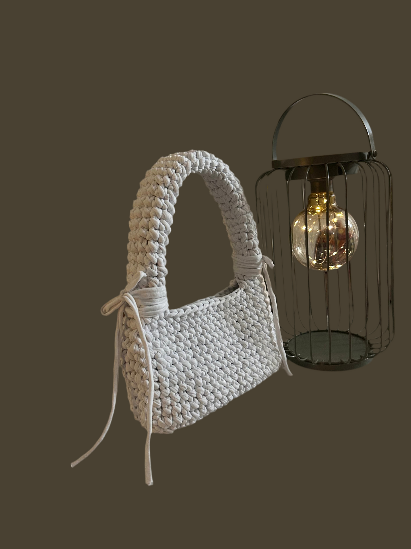 Shoulder bag with bows